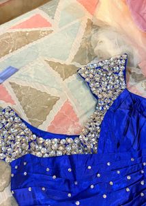 Blue Embellished Gown🦋🧚🏻‍♀️(zip stuck)