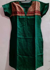 Green Kurta with Decorative Neckline