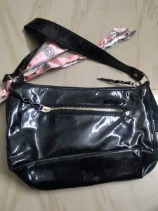Classic Fashions Shoulder Bag