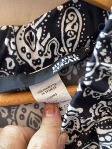 Stylish Black &amp; White Paisley Print Top