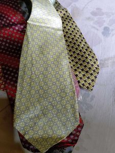 Classic Red Floral Pattern Tie combo