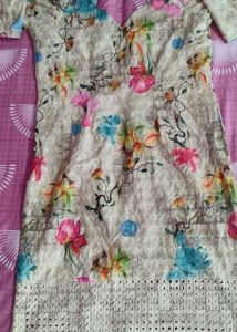 Beautiful Floral Print Ethnic Kurta