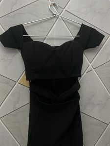 Elegant Black Off-Shoulder Maxi Dress