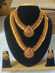 Stunning Gold Plated Necklace Set
