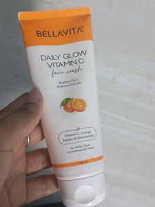 Bellavita Daily Glow Vitamin C Face Wash
