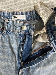 Zara Light Wash Distressed Jeans