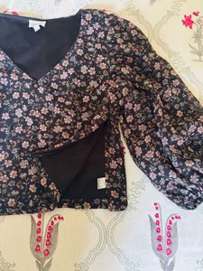 Floral Print V-Neck Crop Top