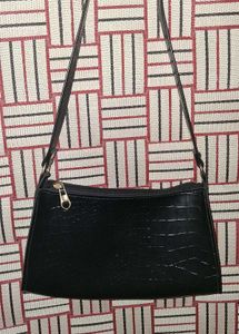 Chic Black Croc Embossed Shoulder Bag