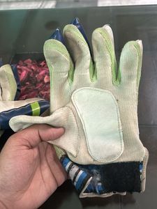Khushbu Cricket Gloves Used condition