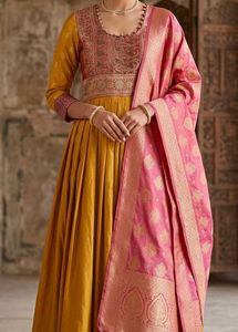 Elegant Yellow & Pink heavy Anarkali Gown💓🤎