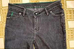 Classic Black High-Waisted Jeans