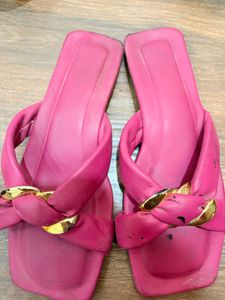 Stylish Pink Chain Detail Slides