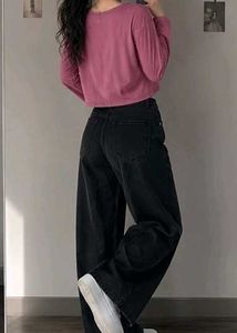 Brooklyn NYC Graphic Long Sleeve Top