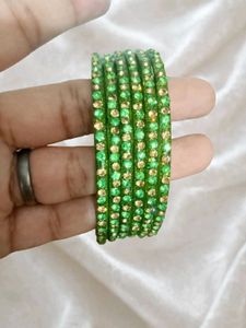 LIGHT GREEN GLASS BANGLE 💚