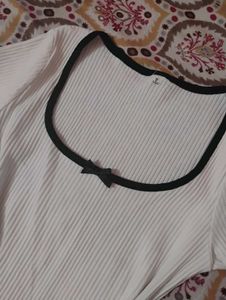 ❤️Ribbed White Top with Black Trim❤️