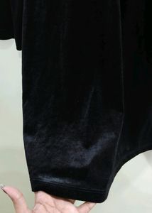 Vero Moda Black Velvet Top!