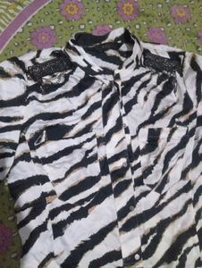 Stylish Zebra Print Button-Up Shirt