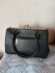 Stylish Textured Handbag