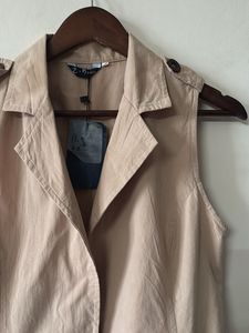 sleeveless outerwear