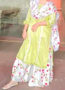 Today offer Beautiful Kurta Set With Dupatta