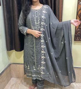 Pakistani Kurta Set🩶Grey