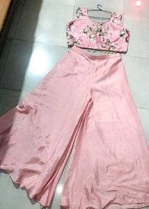 Beautiful pink 🩷 three piece 🩷✅