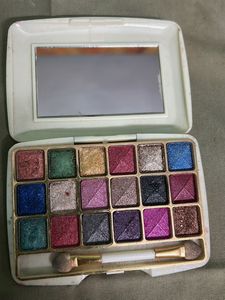 Mars 18-Color Eyeshadow