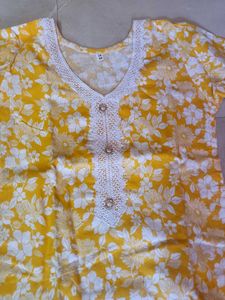 🆕 Floral Kurta Set xs size