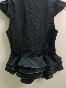 Chic Black Peplum Zipper Top