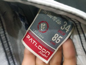 Light Wash Denim Jeans