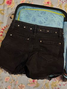 Ally black shorts✨