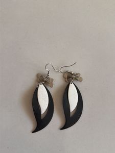 Stylish Leaf Drop Earrings