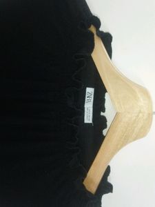 ZARA Chic Black Sleeveless Top with Ruffle Neck