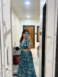 Blue Floral Print Blouse skirt