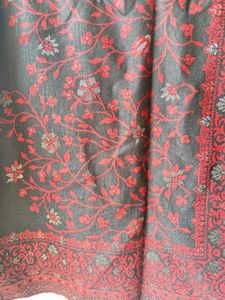 Black and red stole