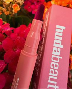 Huda Beauty Lip Contour Stain