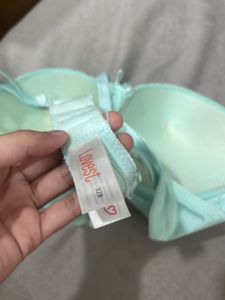 2000’s Mint Green Lace Trim Bra