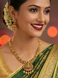 Exquisite Gold Necklace & Earrings Set