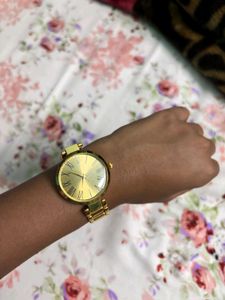 Elegant Gold Tone Women's Watch