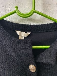Chic Black Textured Cropped Jacket