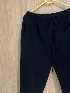 Comfortable Black Jogger Pants (unisex)