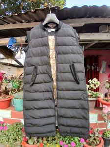 Sleeveless Padded Long Jacket