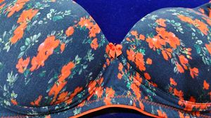 Chic Floral Print Bra with changeable strap