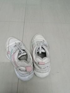 Used Women's Sneakers