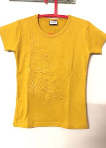 Price Drop 💛 Cute & comfy top for little girls!