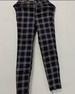 h&m black trouser (brand new)