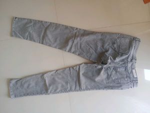Red Cropped T-Shirt with Grey Jeans