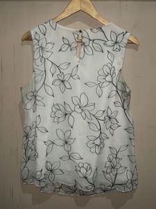 Chic White Floral Sleeveless Top