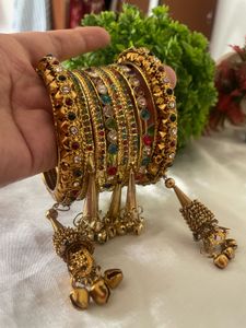 Vintage golden Bangle set