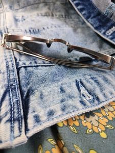 Black And Silver Rectangular Framed Sunglass.